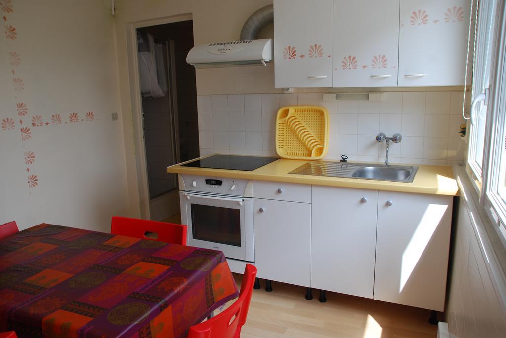 Le Clos Tranquille Hotel Gonneville-en-Auge Ruang foto