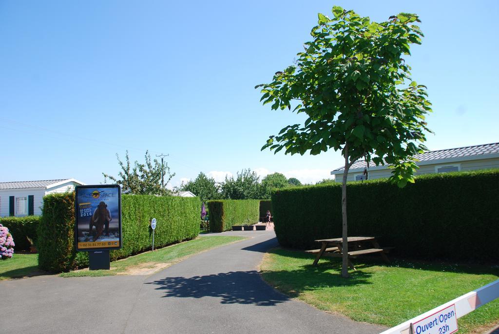 Le Clos Tranquille Hotel Gonneville-en-Auge Bagian luar foto